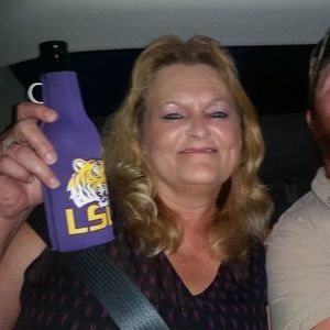 Meet your Posher, Lois